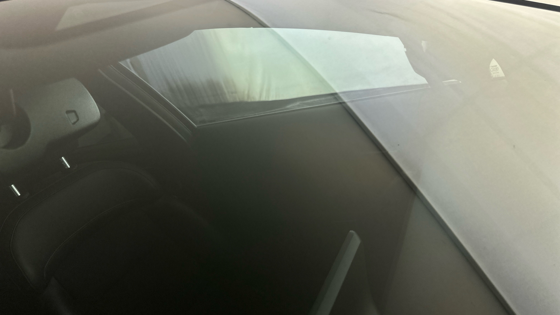 4020817 150kW Trophy EV Long Range 64kWh 5dr Auto