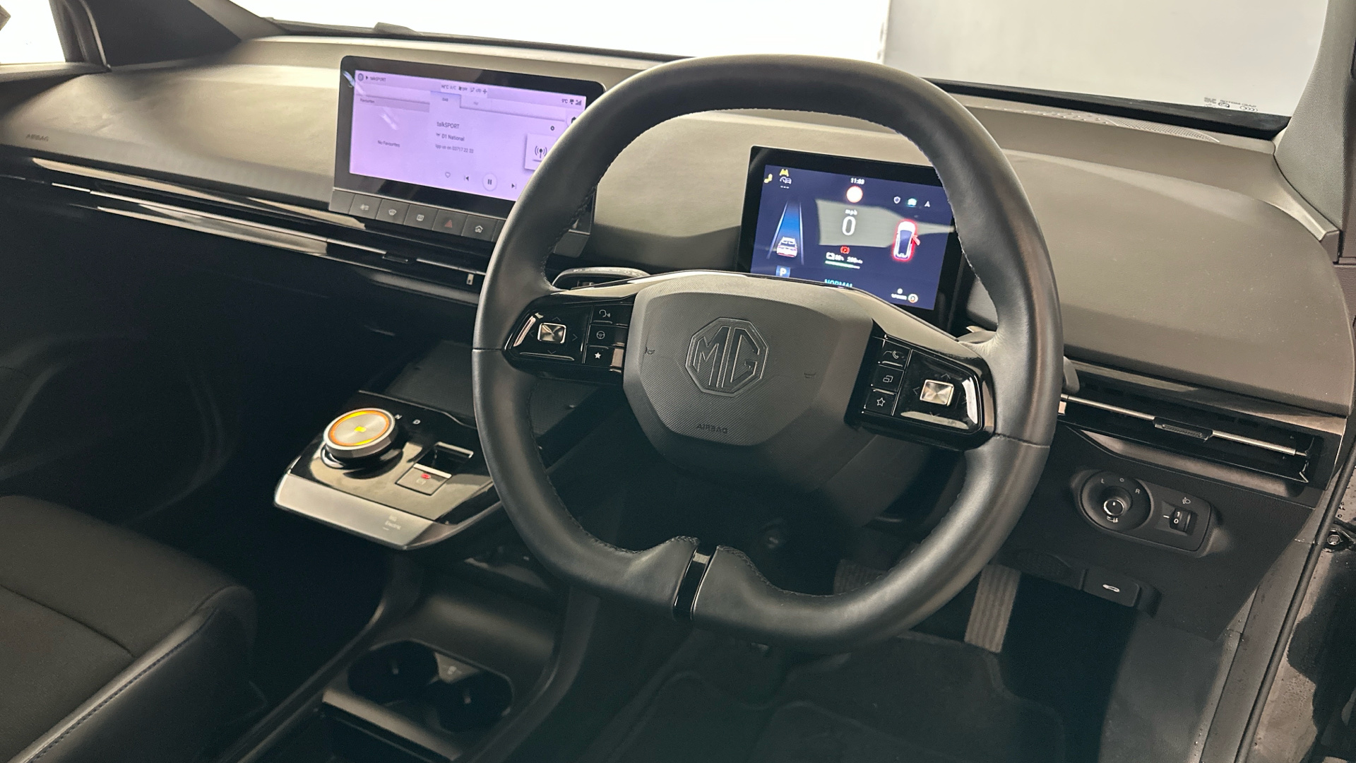 4020817 150kW Trophy EV Long Range 64kWh 5dr Auto