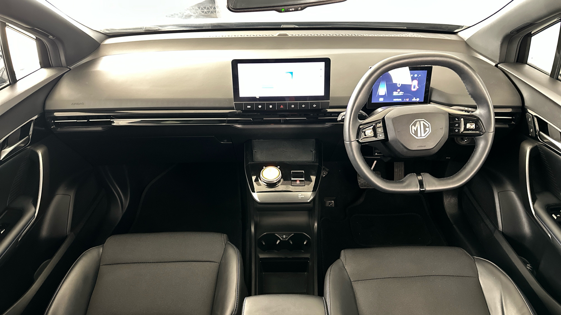 4020817 150kW Trophy EV Long Range 64kWh 5dr Auto