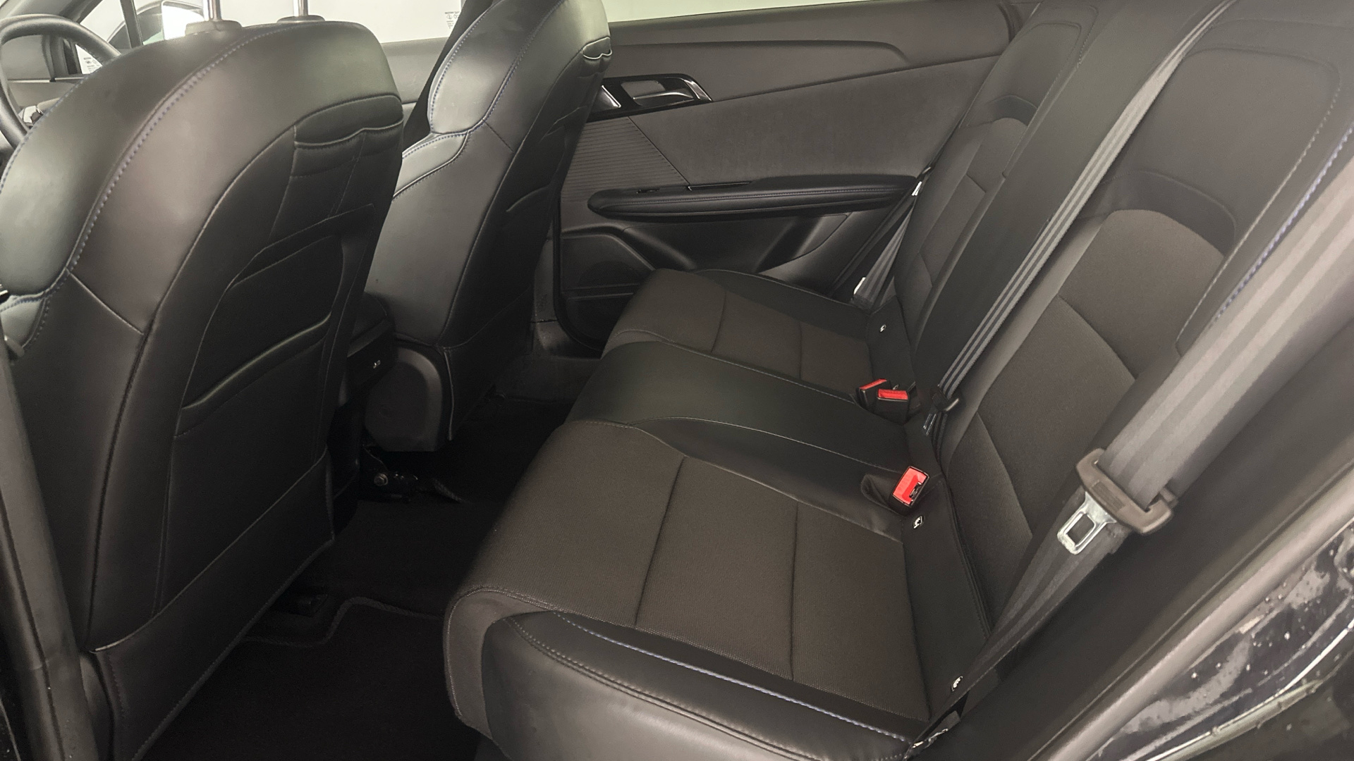 4020817 150kW Trophy EV Long Range 64kWh 5dr Auto