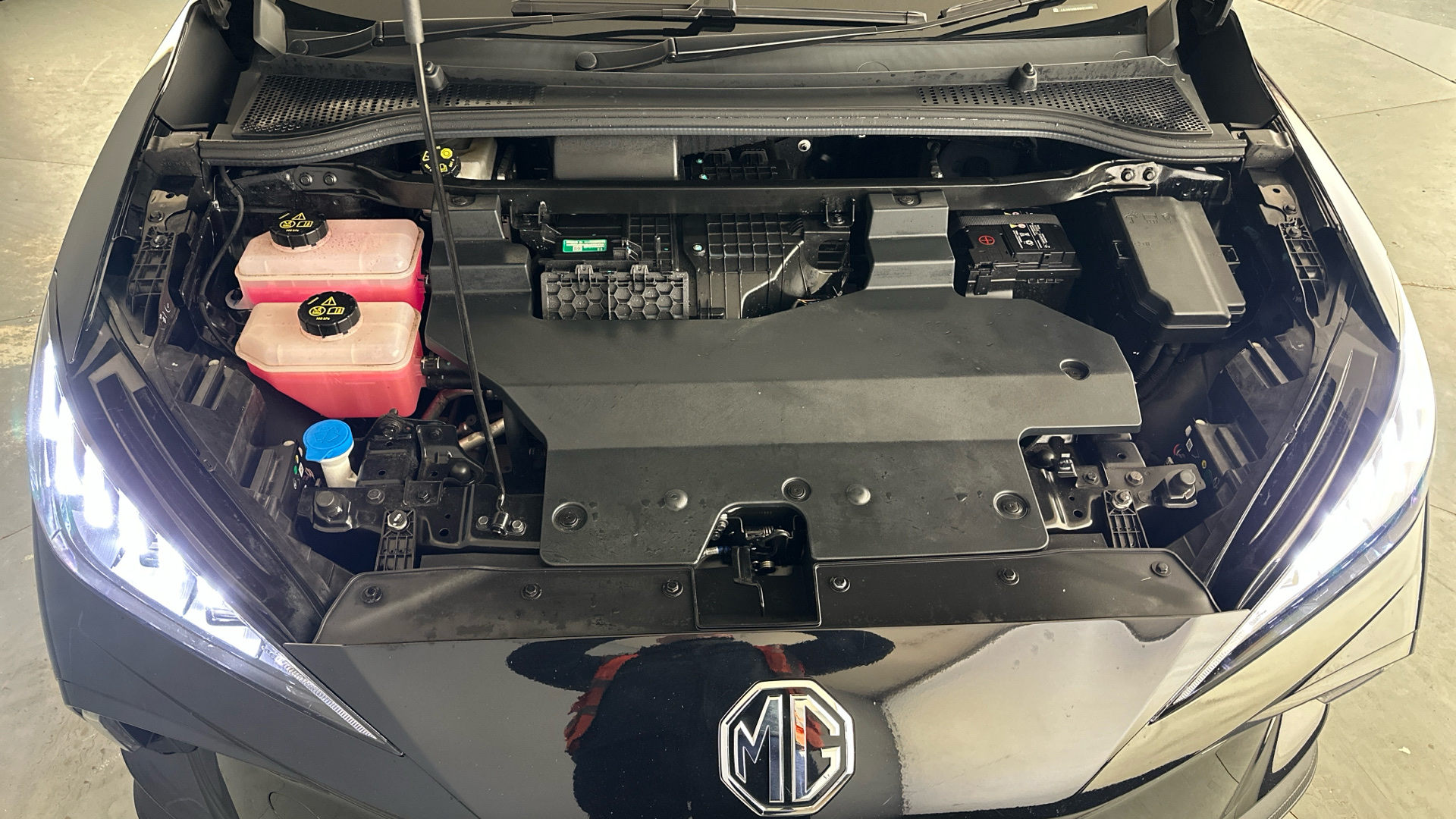 4020817 150kW Trophy EV Long Range 64kWh 5dr Auto