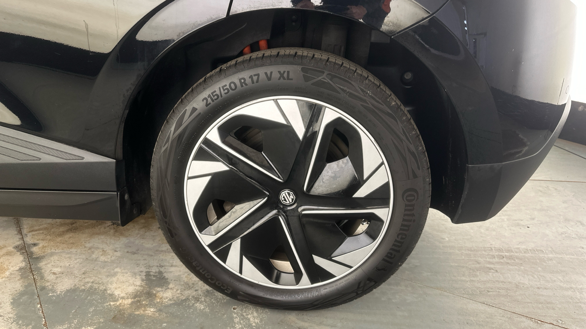 4020817 150kW Trophy EV Long Range 64kWh 5dr Auto