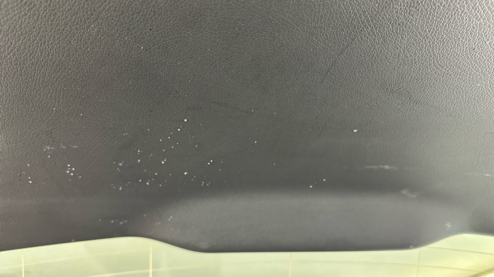 Mercedes EQA Scratch