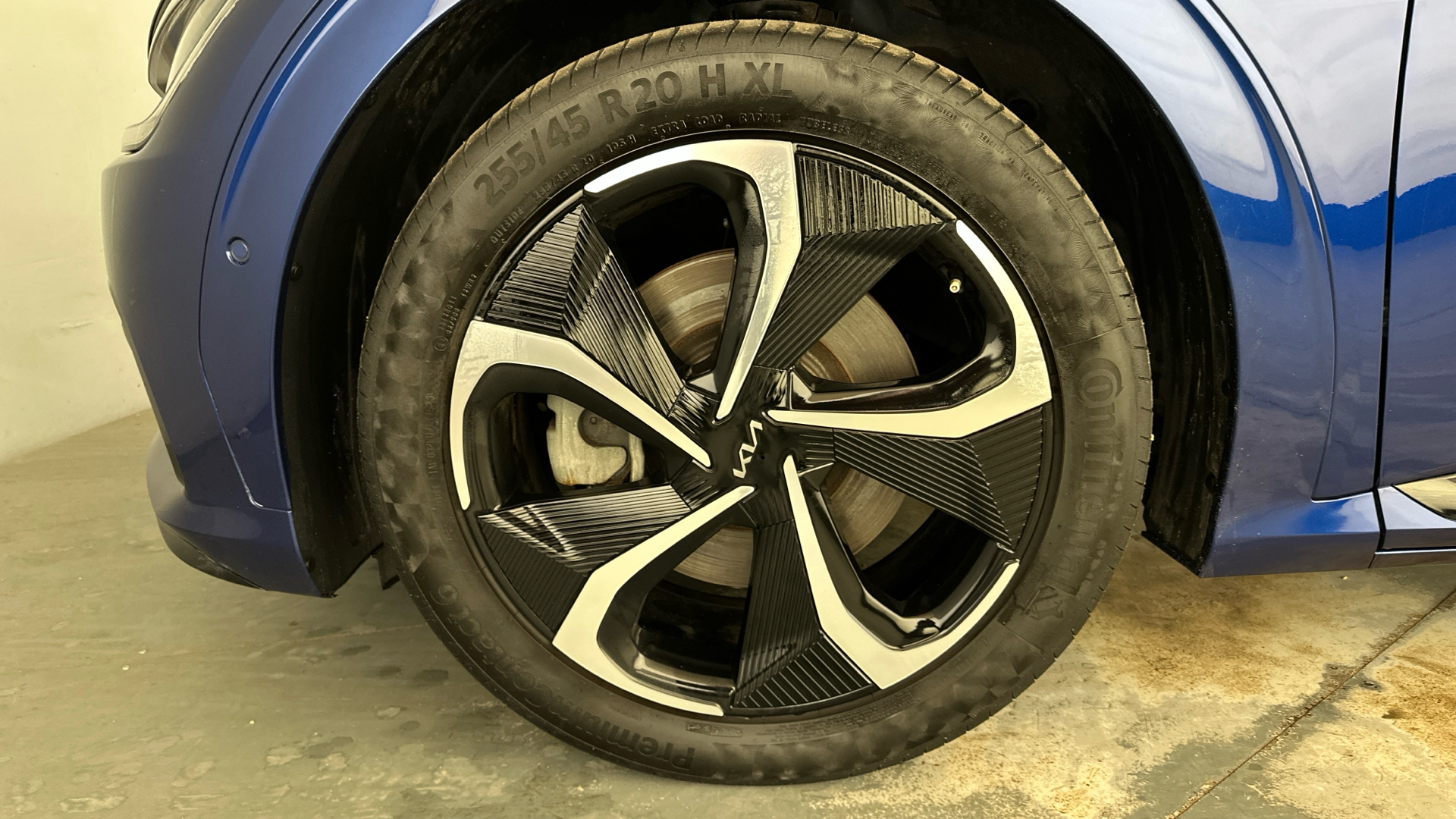 4020925 166kW GT Line S 77.4kWh 5dr Auto