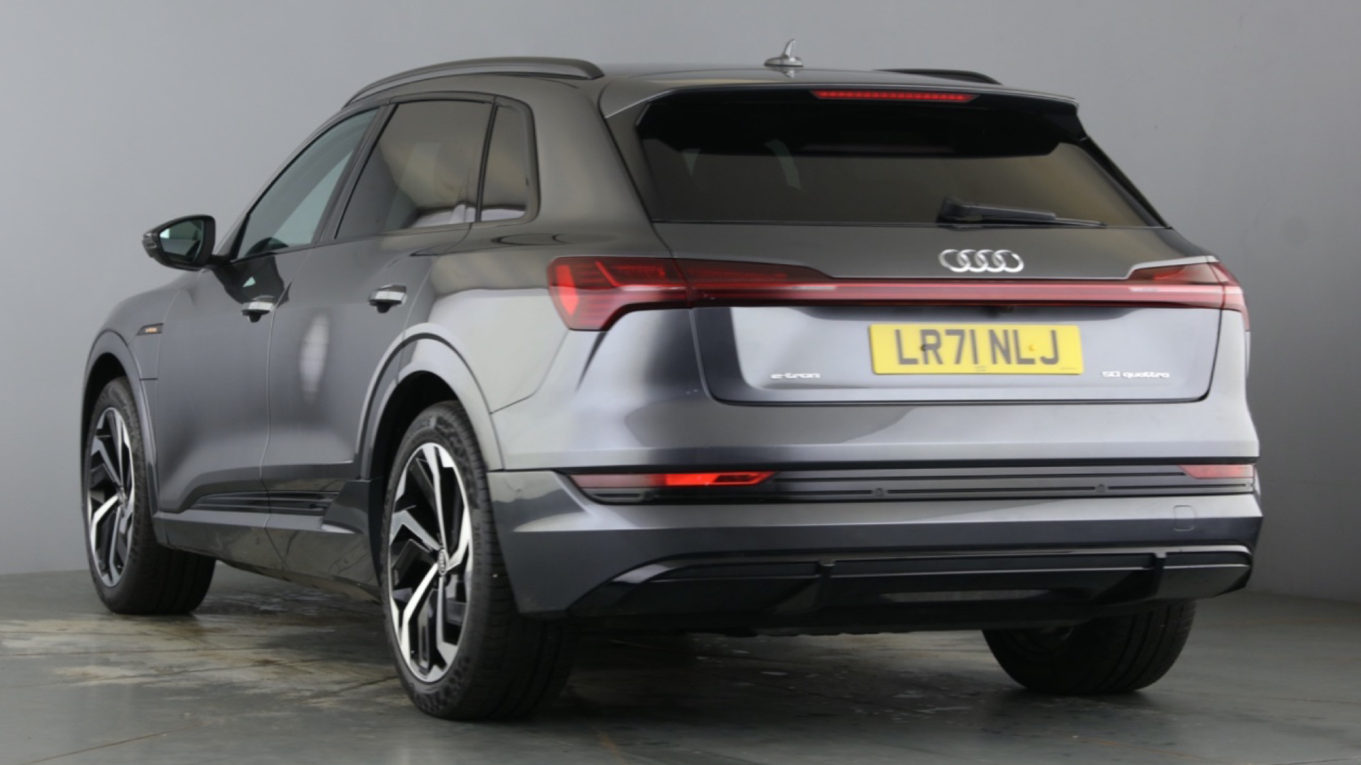 230kW 50 Quattro 71kWh Black Edition 5dr Auto [2022]