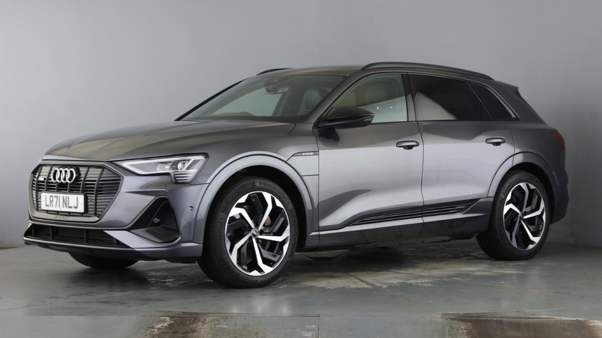 230kW 50 Quattro 71kWh Black Edition 5dr Auto [2022]