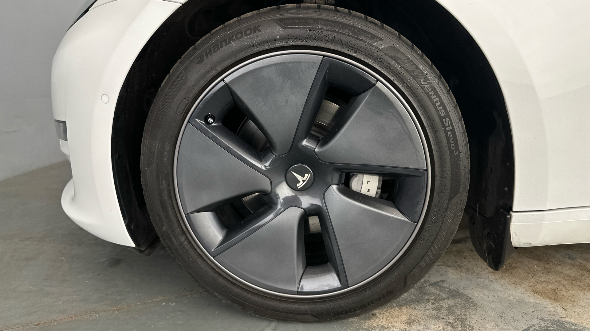 4027593 Long Range AWD 4dr Auto