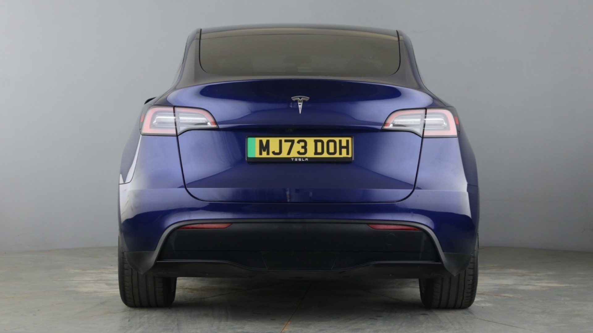 4020747 RWD 5dr Auto