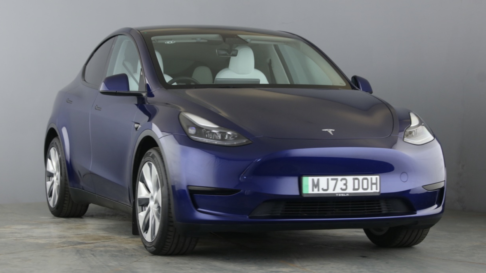 4020747 RWD 5dr Auto