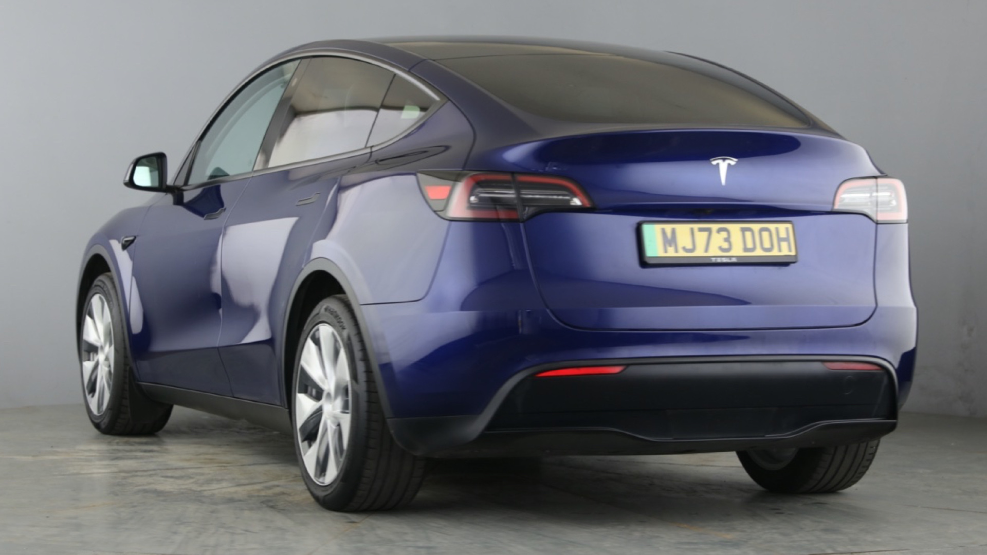 4020747 RWD 5dr Auto