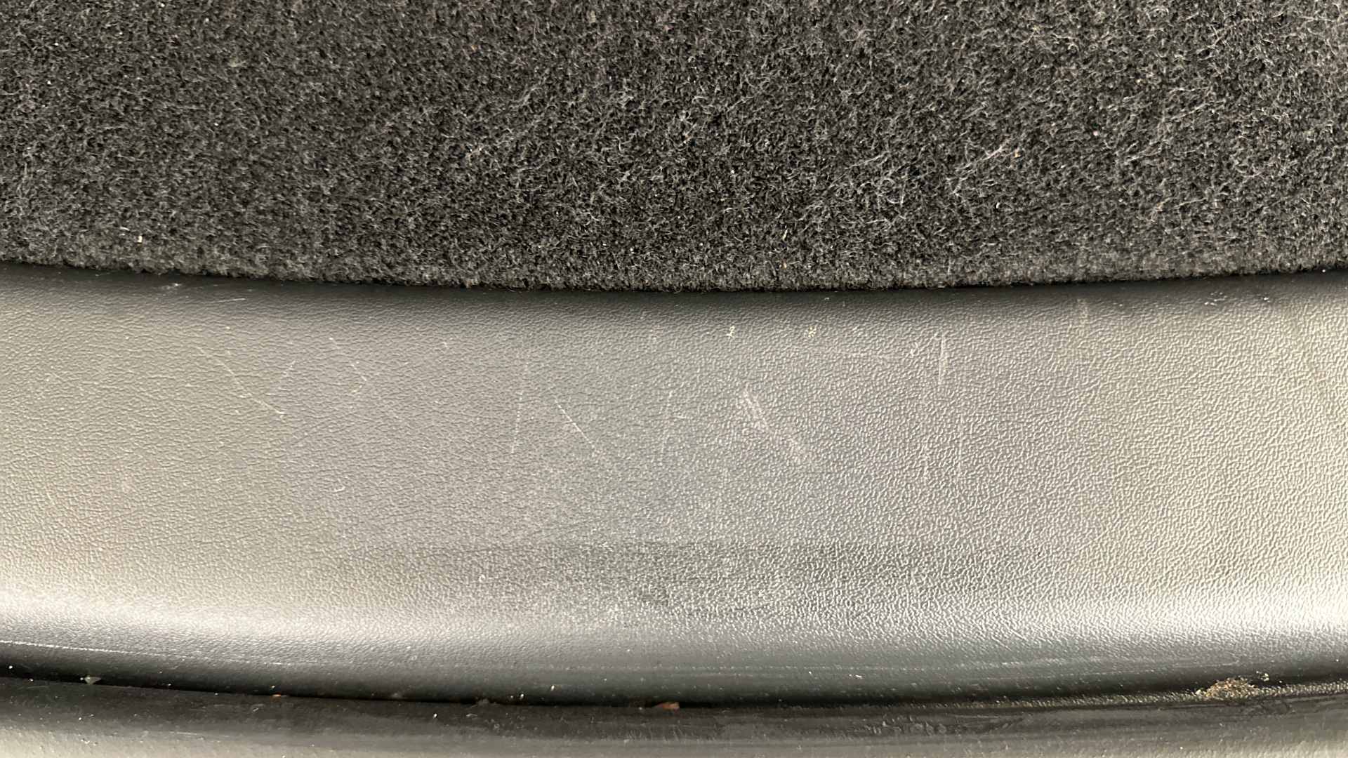 4020747 RWD 5dr Auto