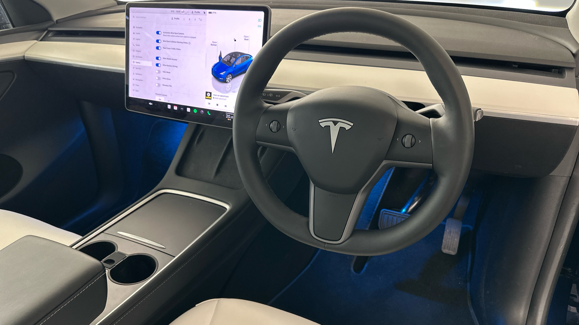 4020747 RWD 5dr Auto