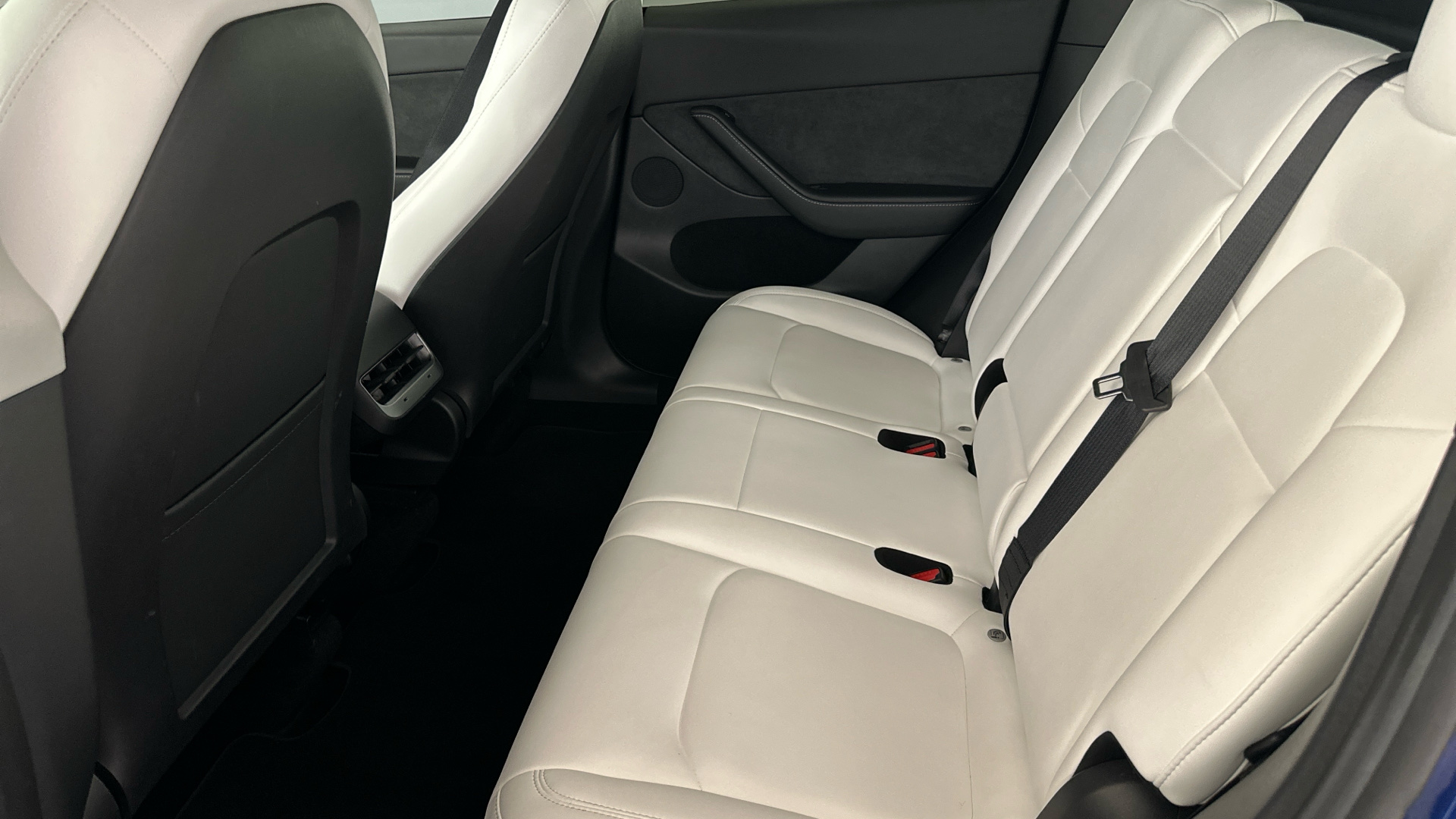 4020747 RWD 5dr Auto