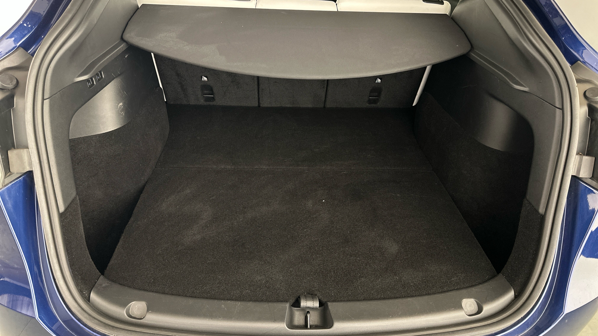 4020747 RWD 5dr Auto