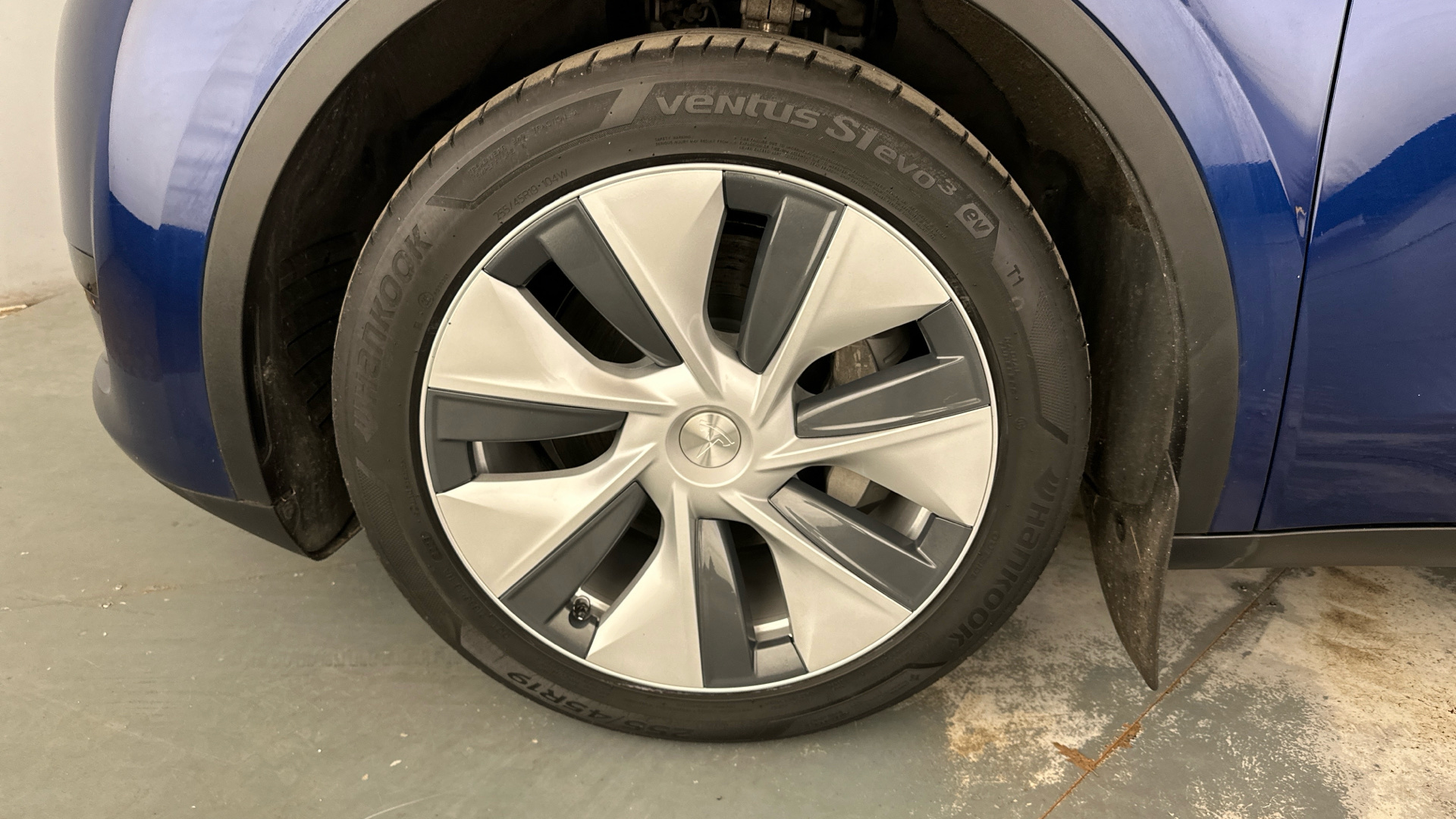 4020747 RWD 5dr Auto