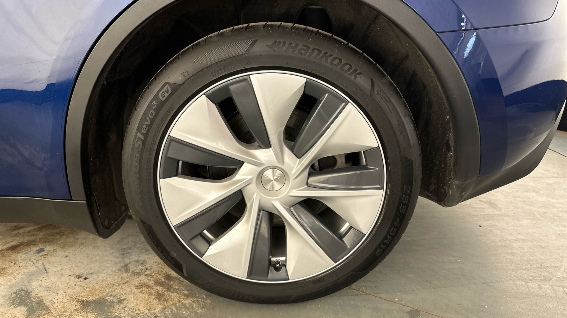 4020747 RWD 5dr Auto