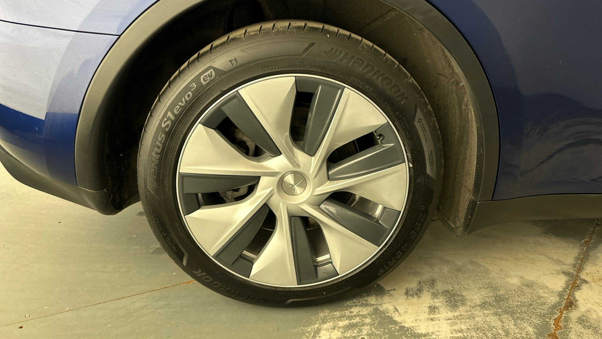 4020747 RWD 5dr Auto