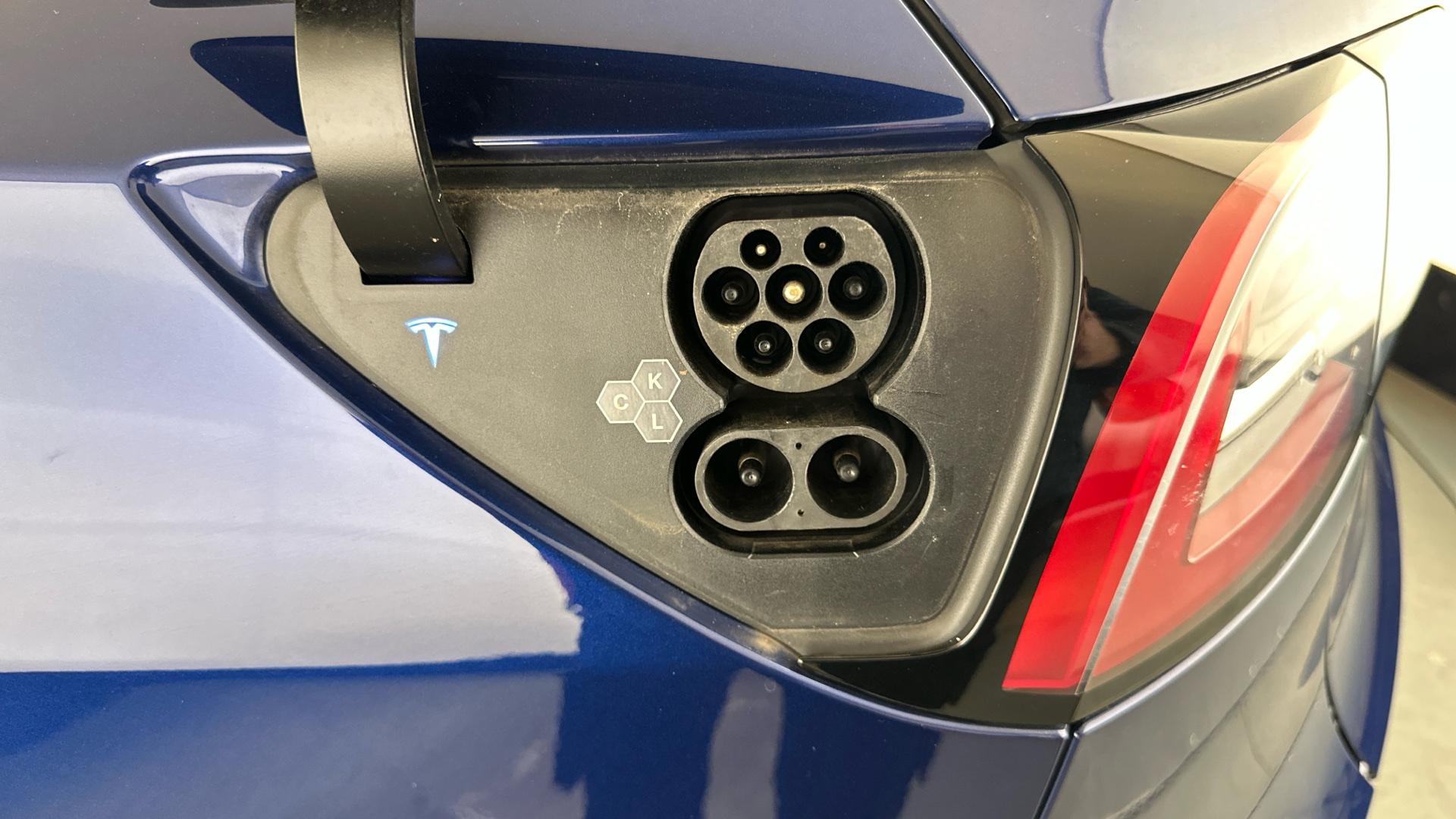 4020747 RWD 5dr Auto