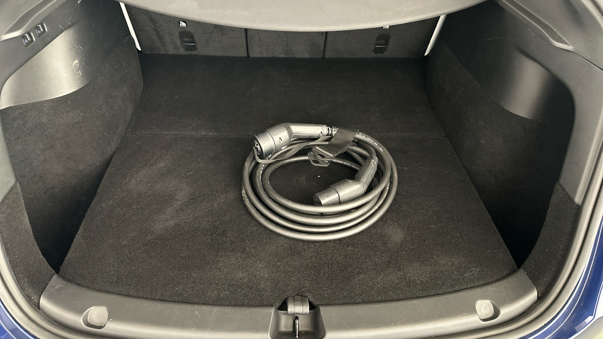 4020747 RWD 5dr Auto