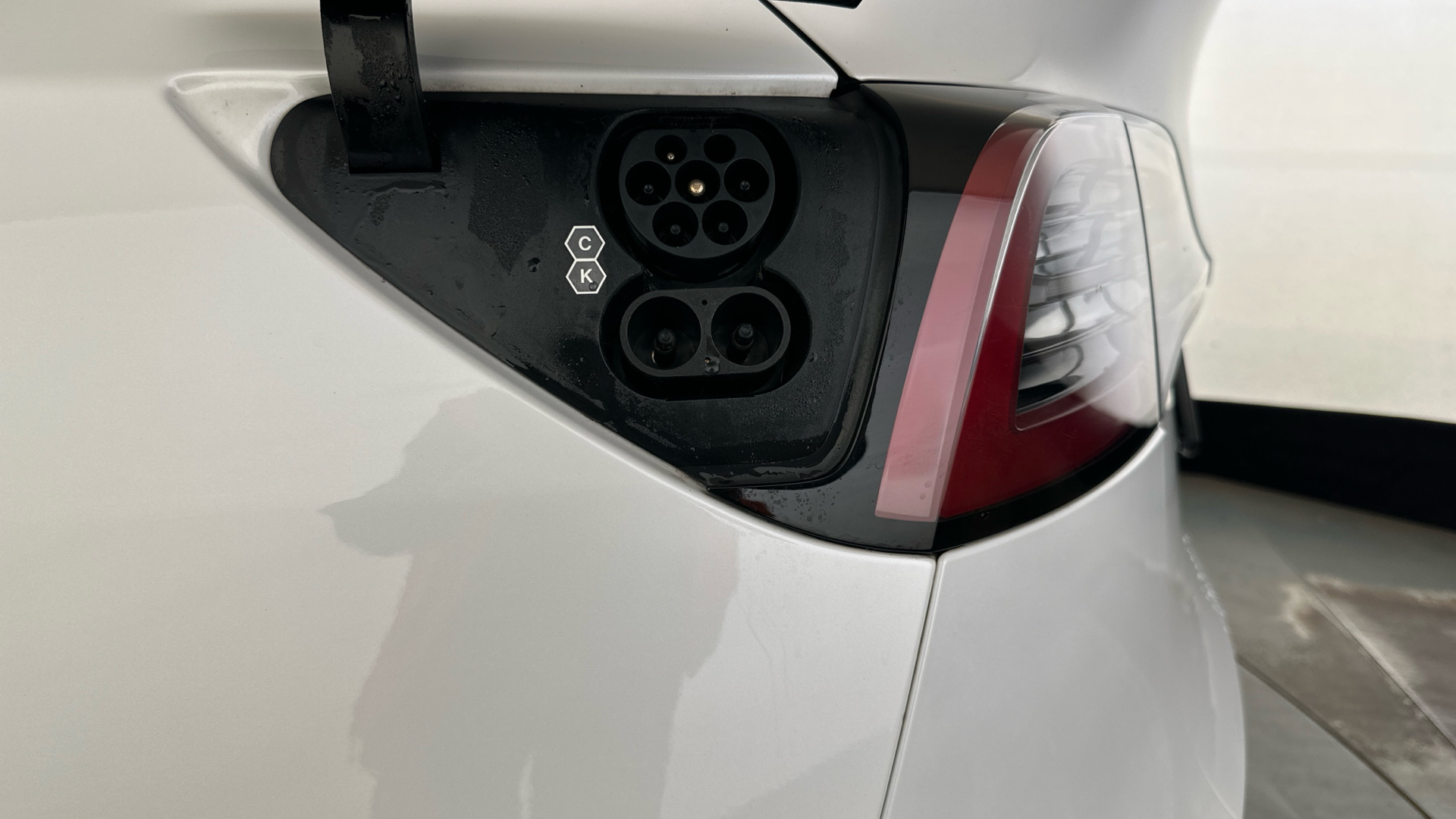 4020705 Long Range AWD 5dr Auto