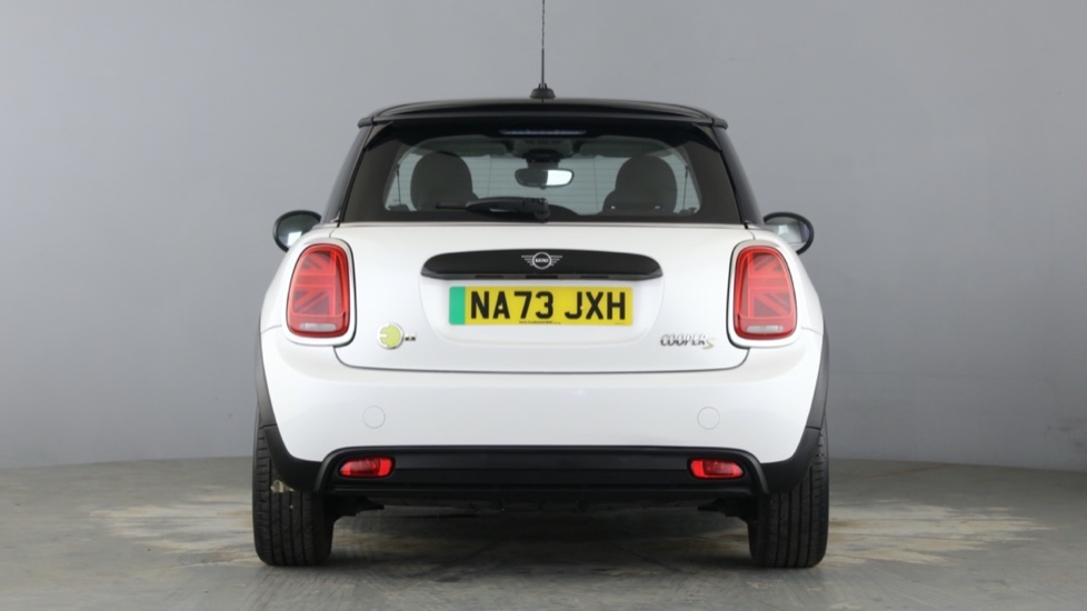 MINI HATCHBACK Image 4
