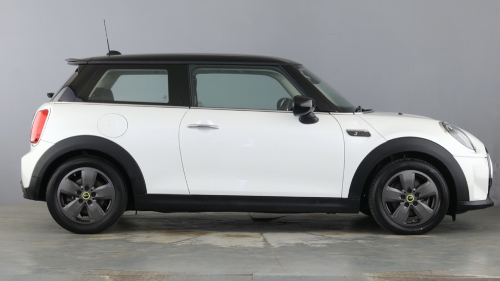 MINI HATCHBACK Image 6