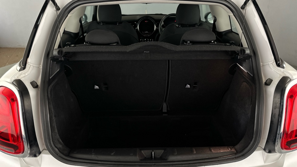 MINI HATCHBACK Image 15