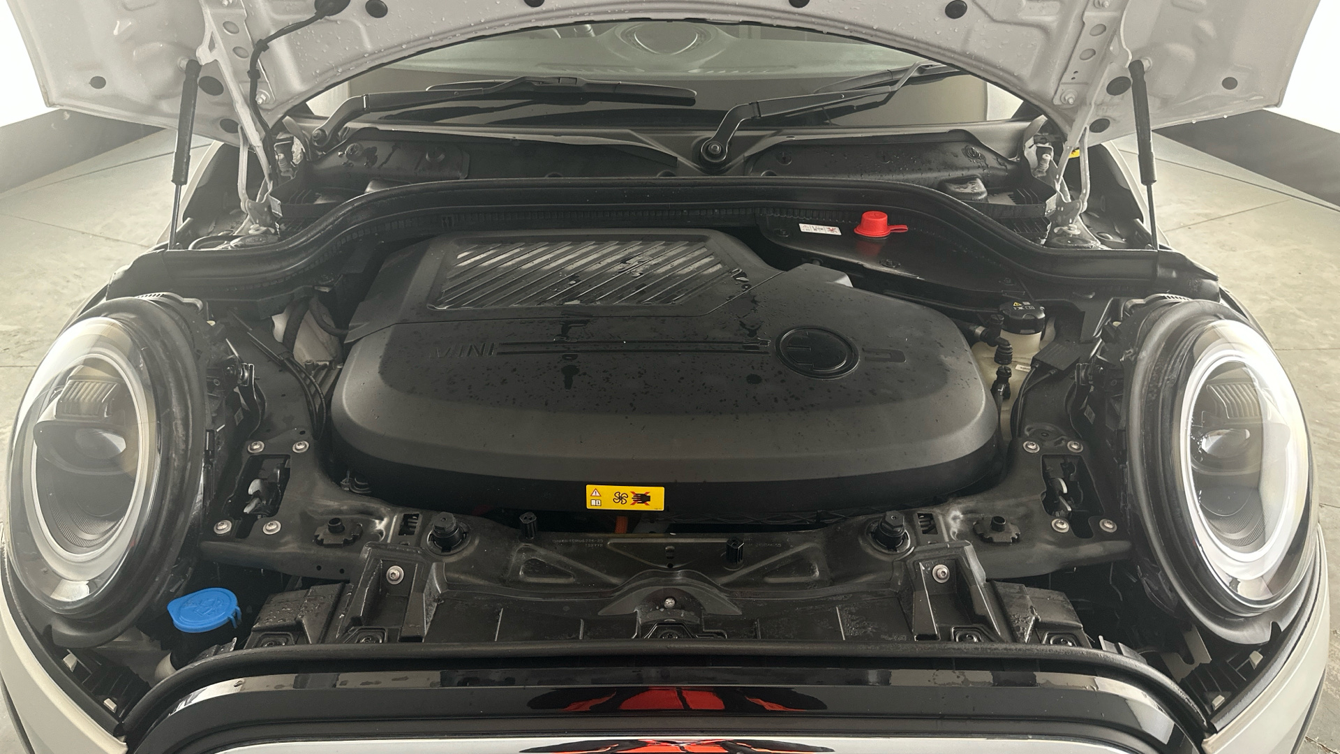 4060164 135kW Cooper S Level 1 33kWh 3dr Auto