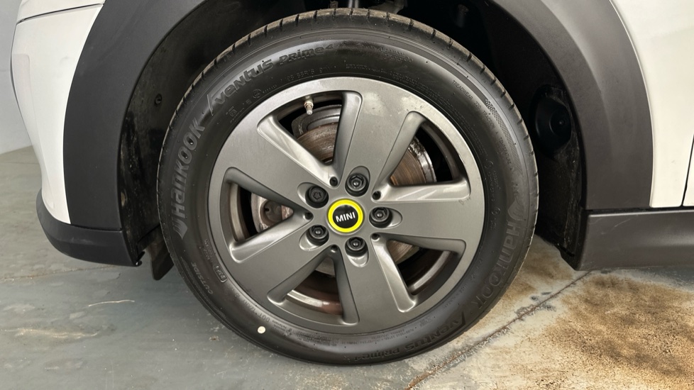 MINI HATCHBACK Image 17