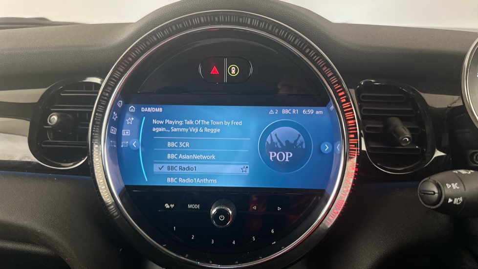 MINI HATCHBACK Image 25