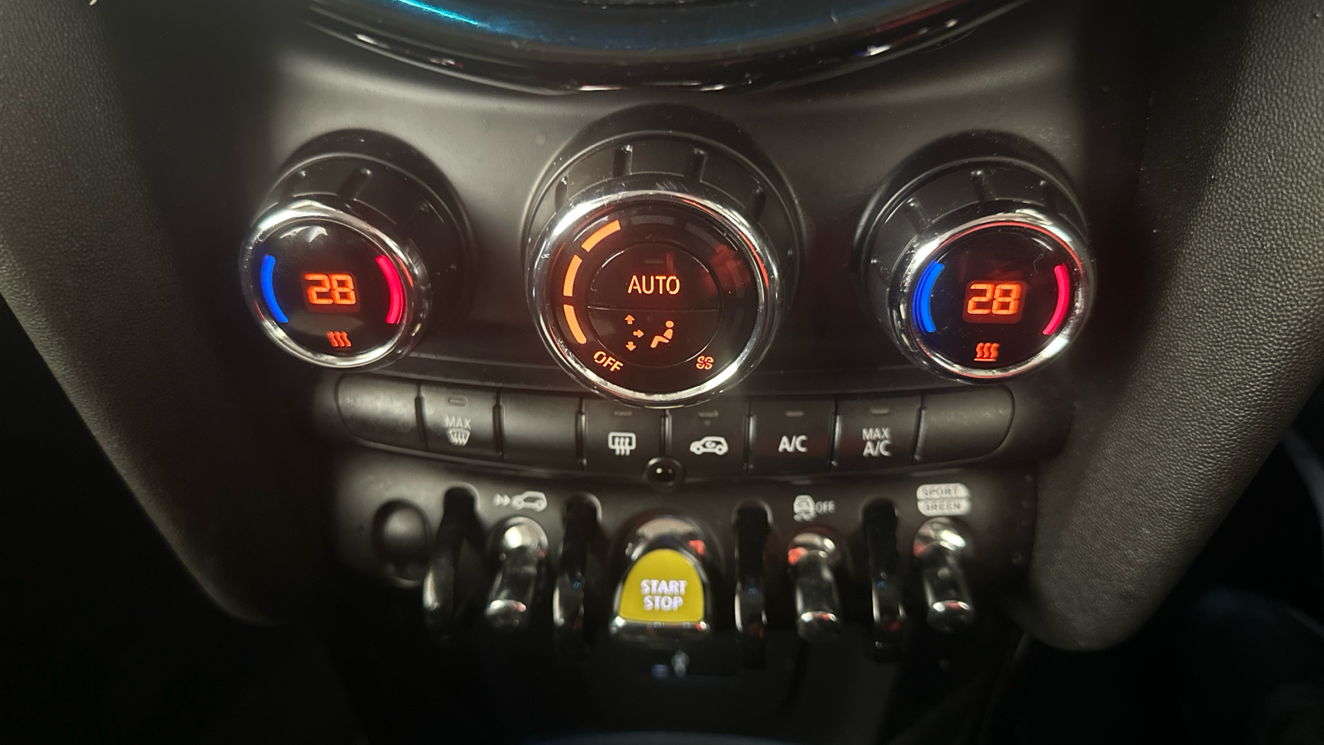 4060164 135kW Cooper S Level 1 33kWh 3dr Auto