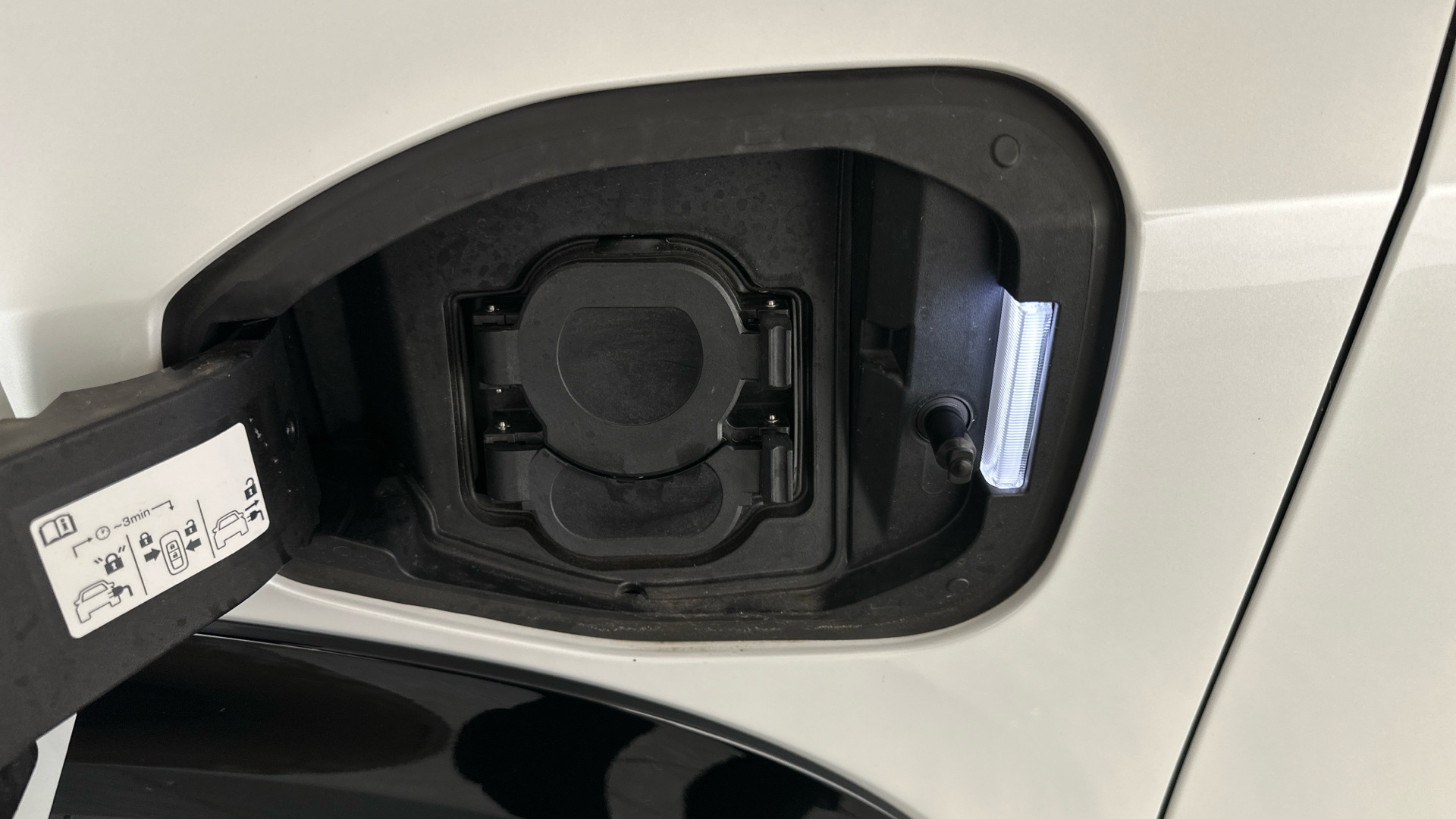 4020830 178kW Advance 87kWh 22kWCh 5dr Auto