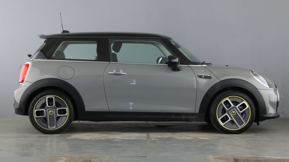 MINI HATCHBACK Image 6