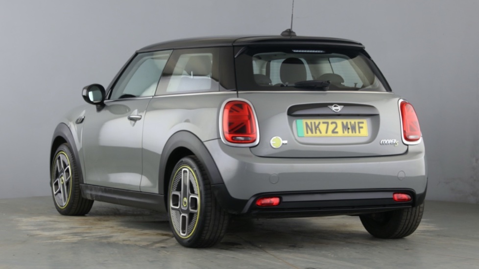 MINI HATCHBACK Image 3