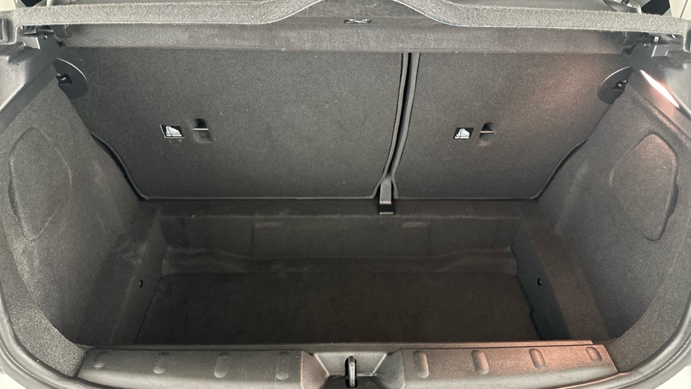 MINI HATCHBACK Image 15