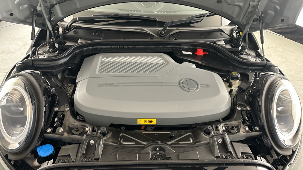 MINI HATCHBACK Image 16