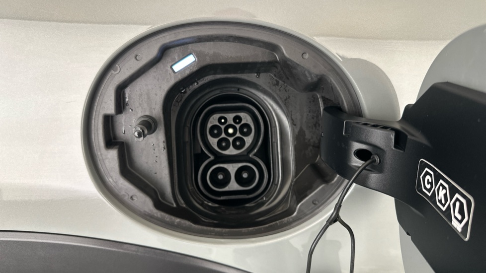 MINI HATCHBACK Image 21