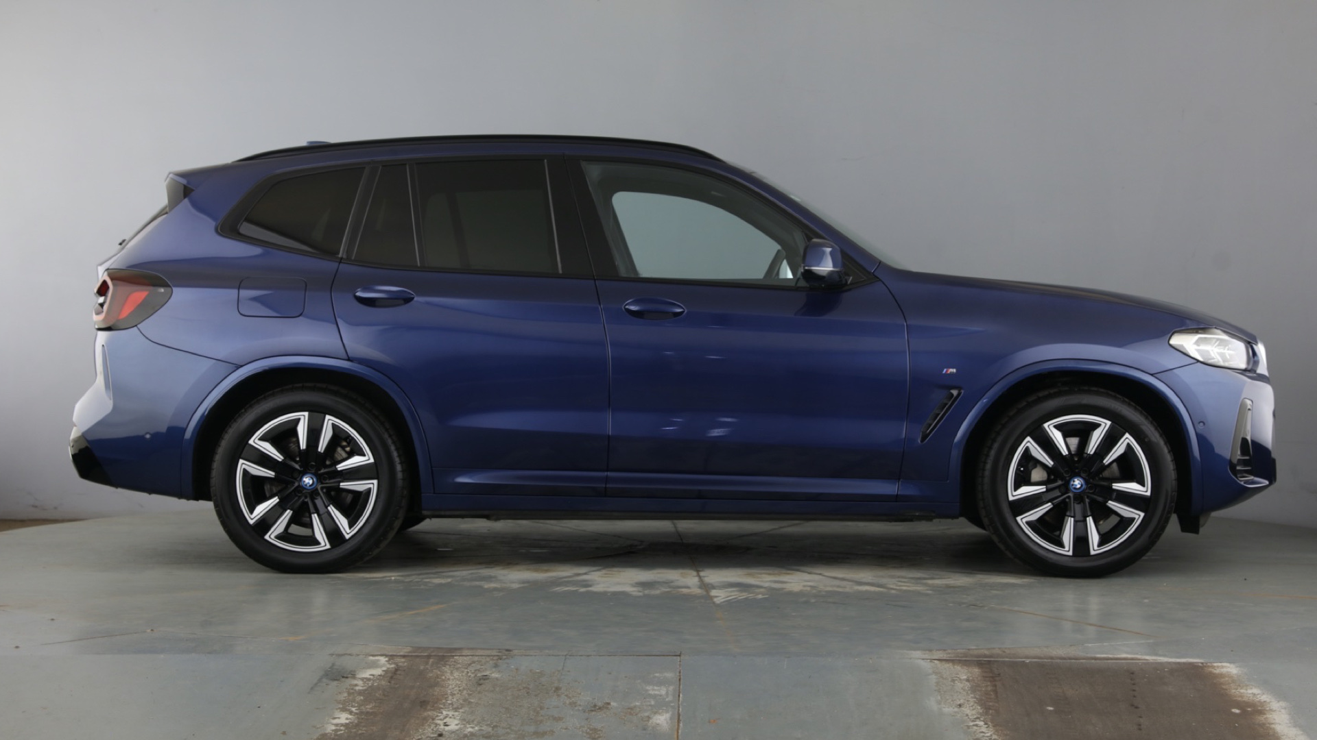 4020724 210kW M Sport 80kWh 5dr Auto