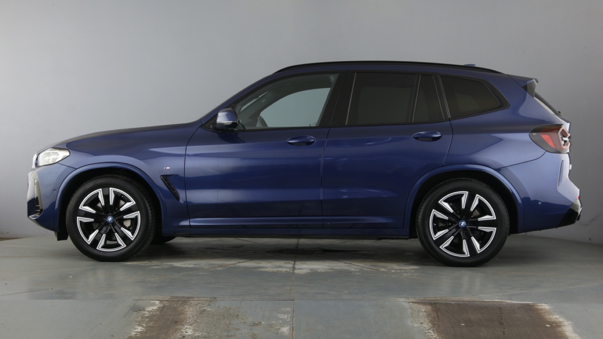 4020724 210kW M Sport 80kWh 5dr Auto