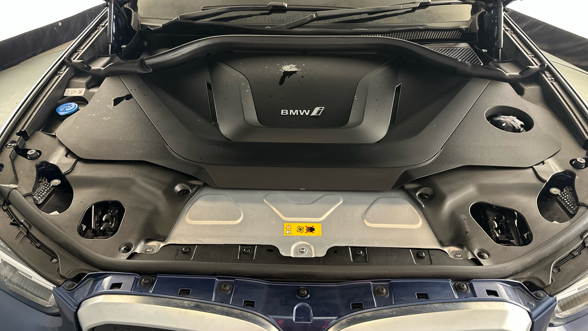 4020724 210kW M Sport 80kWh 5dr Auto