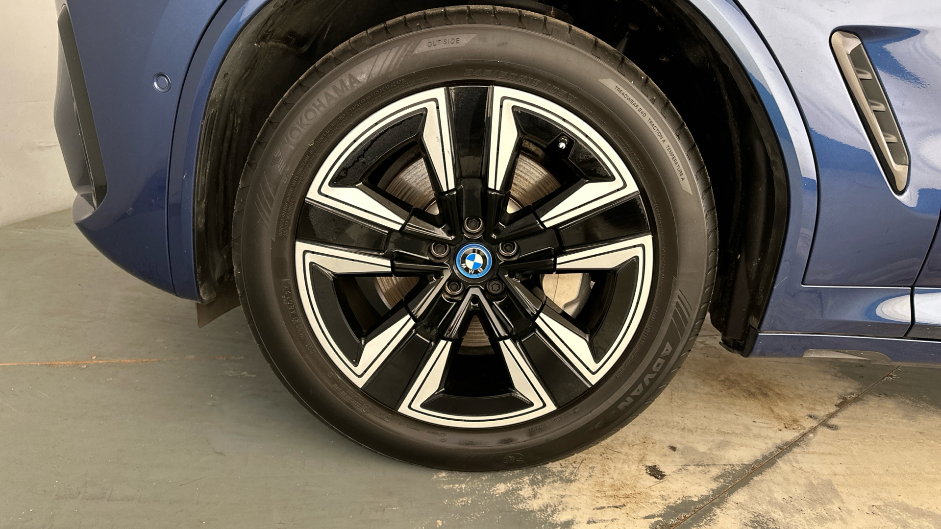 4020724 210kW M Sport 80kWh 5dr Auto