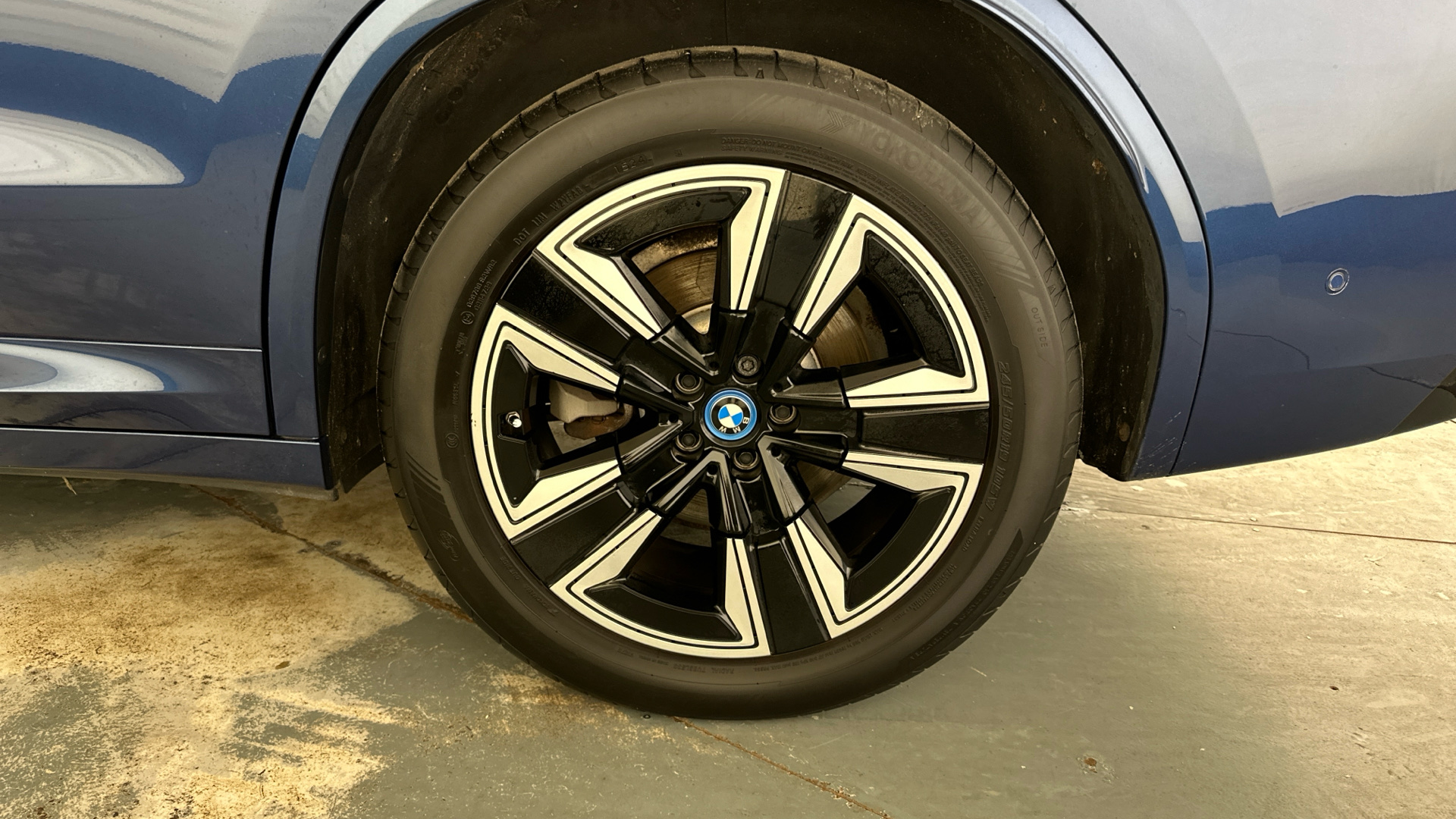 4020724 210kW M Sport 80kWh 5dr Auto