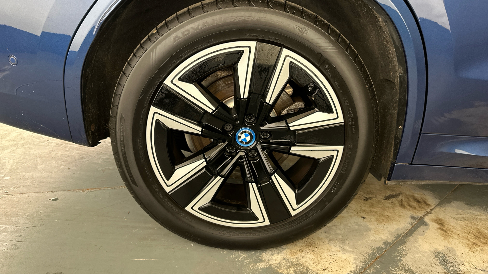 4020724 210kW M Sport 80kWh 5dr Auto