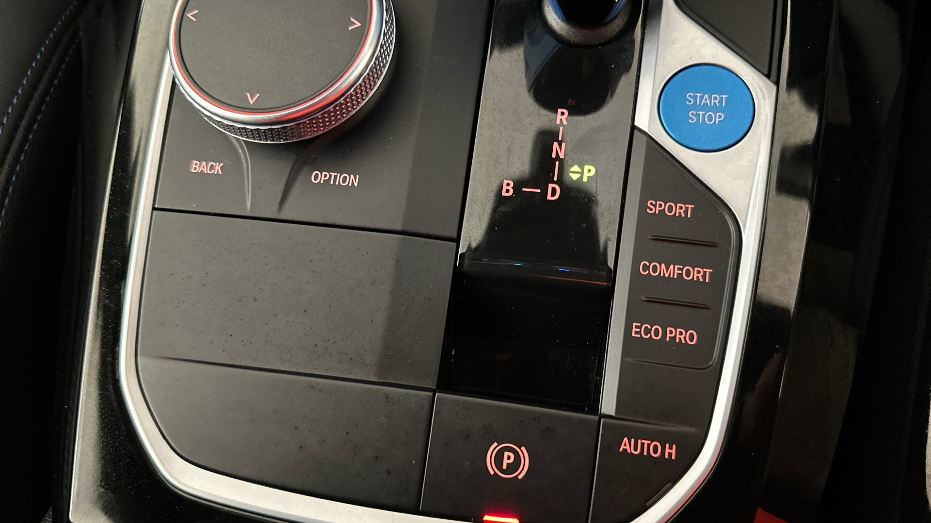 4020724 210kW M Sport 80kWh 5dr Auto