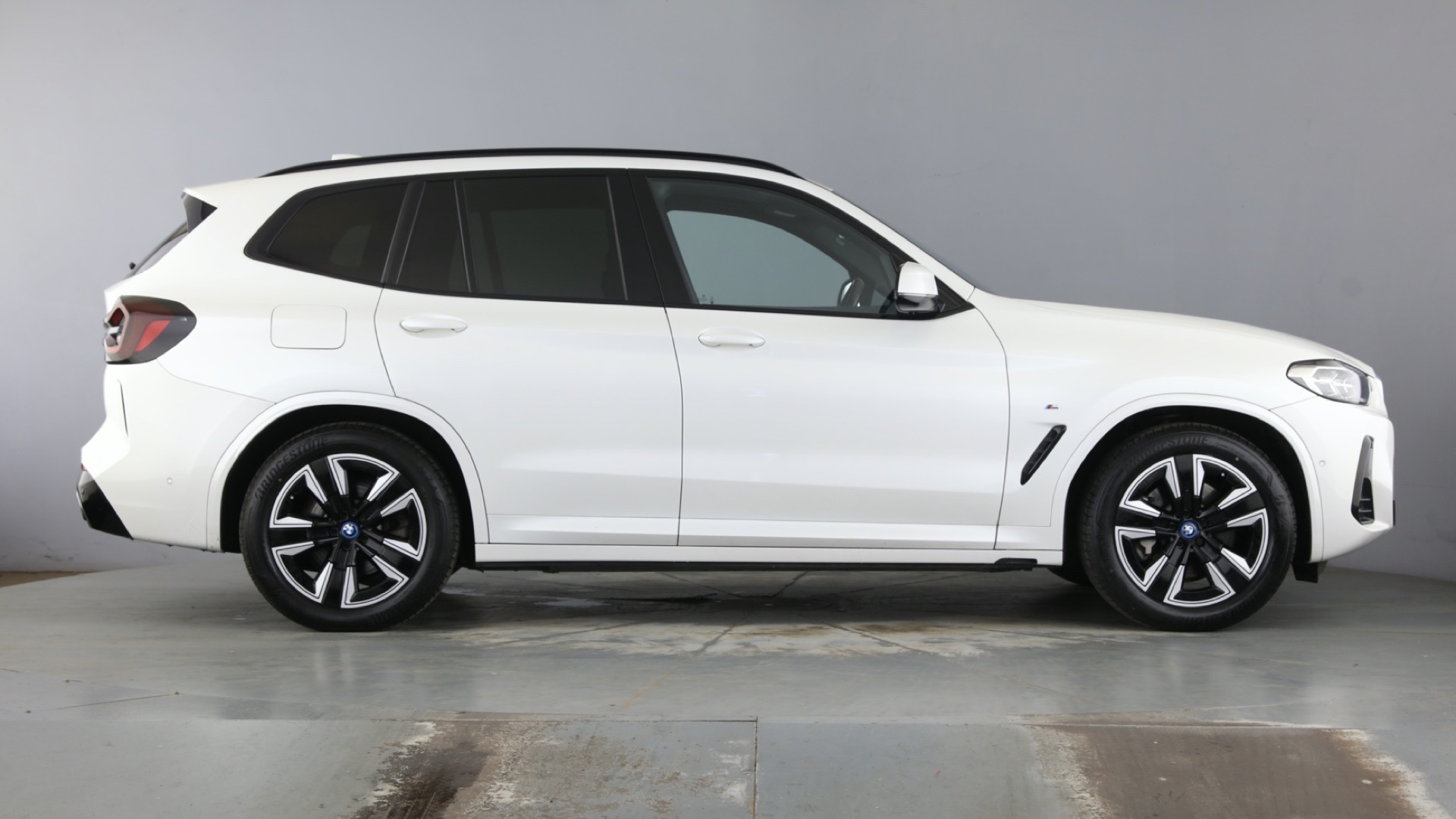 4020714 210kW M Sport 80kWh 5dr Auto