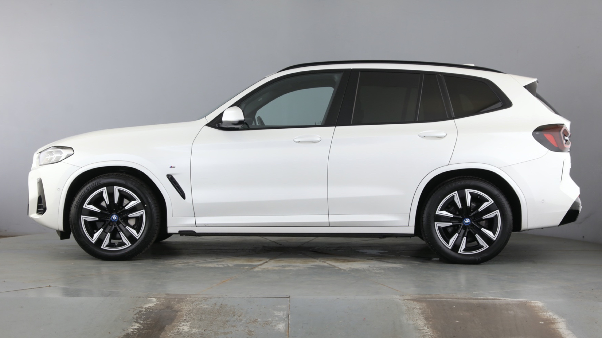 4020714 210kW M Sport 80kWh 5dr Auto