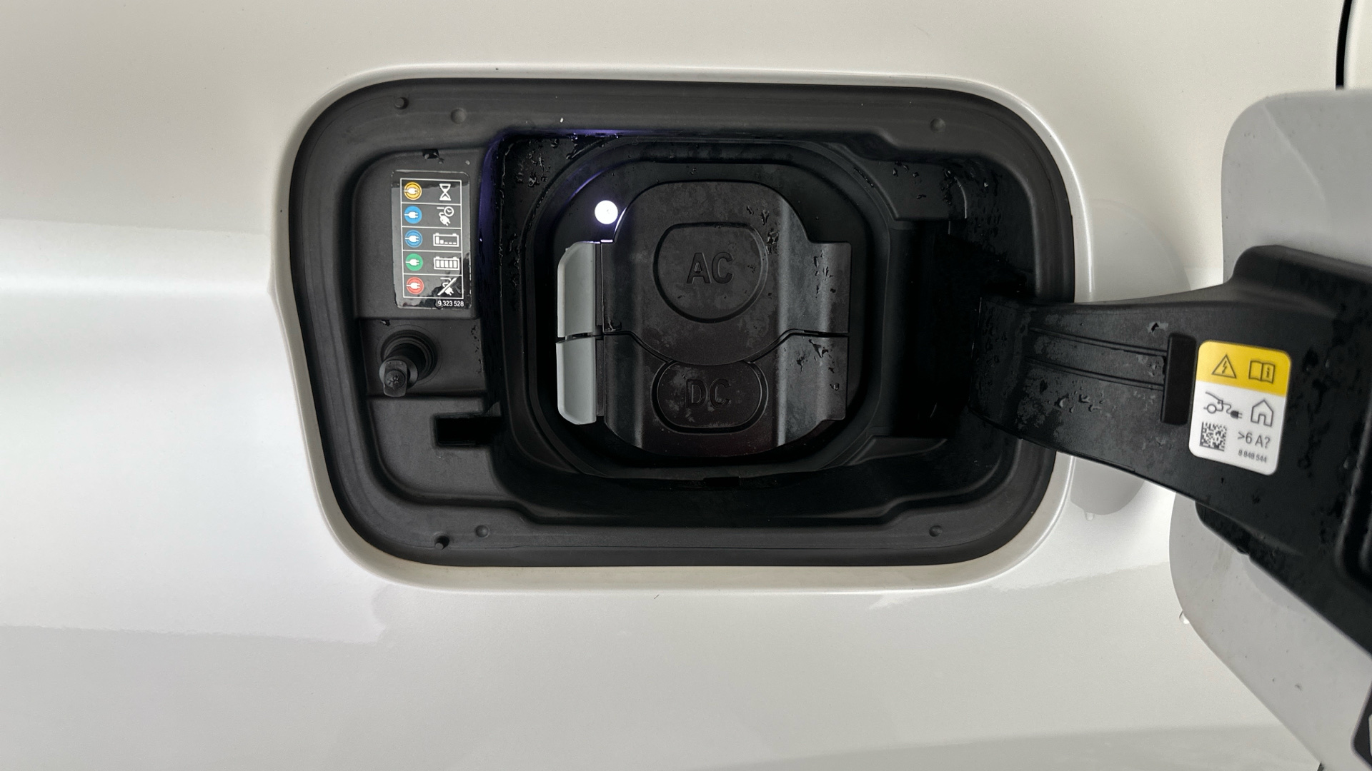 4020714 210kW M Sport 80kWh 5dr Auto