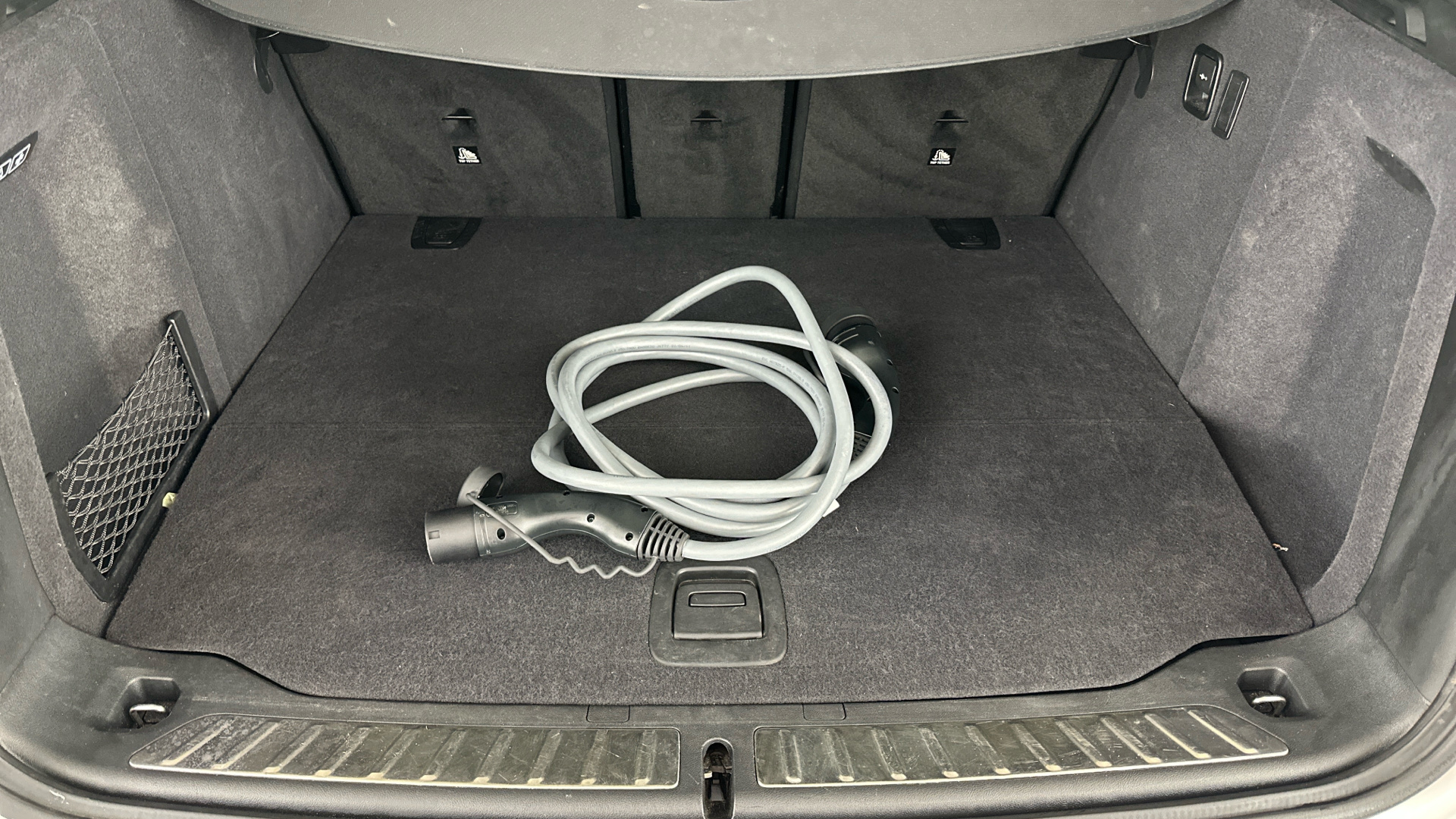 4020714 210kW M Sport 80kWh 5dr Auto