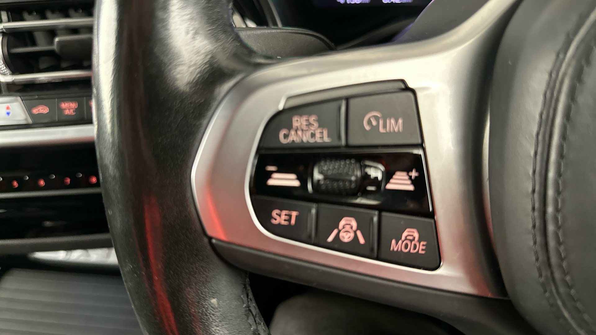 4020714 210kW M Sport 80kWh 5dr Auto