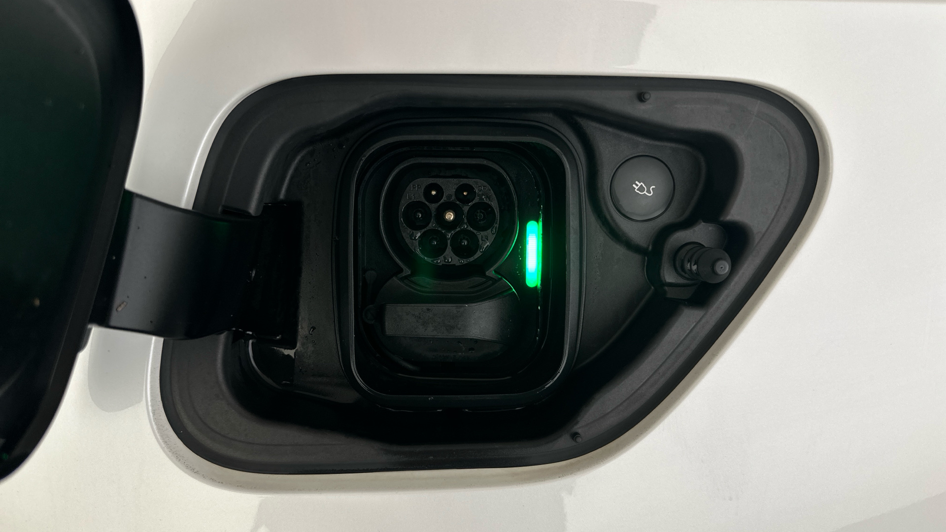 4020802 300kW 78kWh Long Range DM Pilot/Plus 5dr 4WD Auto